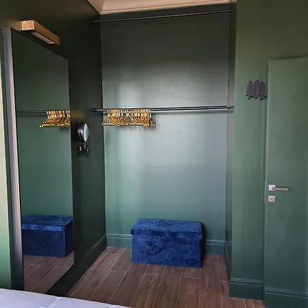 펜션 Train Station